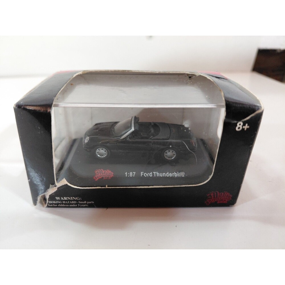 NIP Malibu International 105 HO 1:87 Die Cast Black Ford Thunderbird Convertible